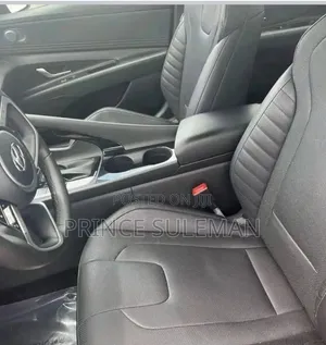 Hyundai Elantra 2021 Silver