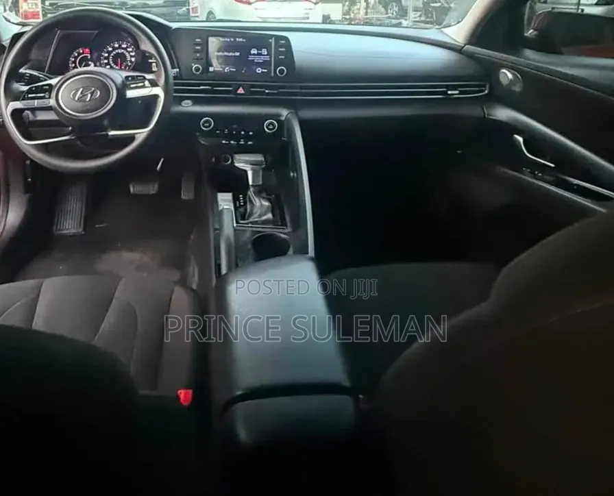 Hyundai Elantra 2021 Silver