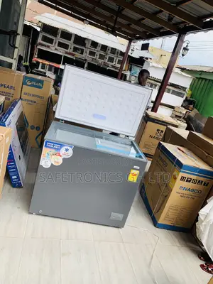 Perfect Nasco NAS-300FL Is a Single-Door Electric Chest Freezer
