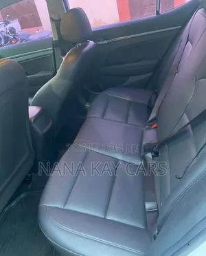 Hyundai Elantra 2018 White