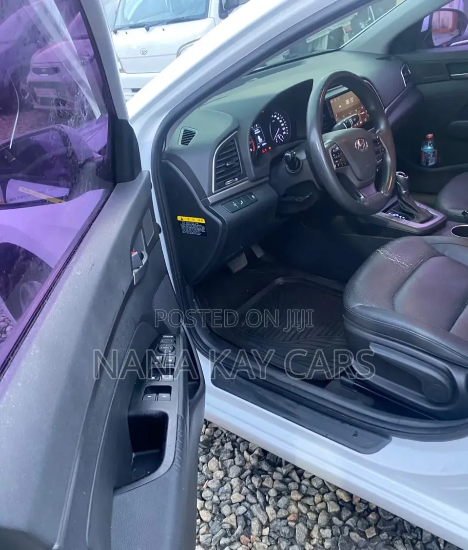 Hyundai Elantra 2018 White