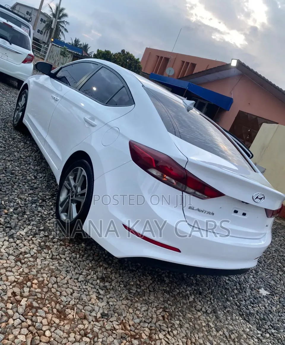 Hyundai Elantra 2018 White