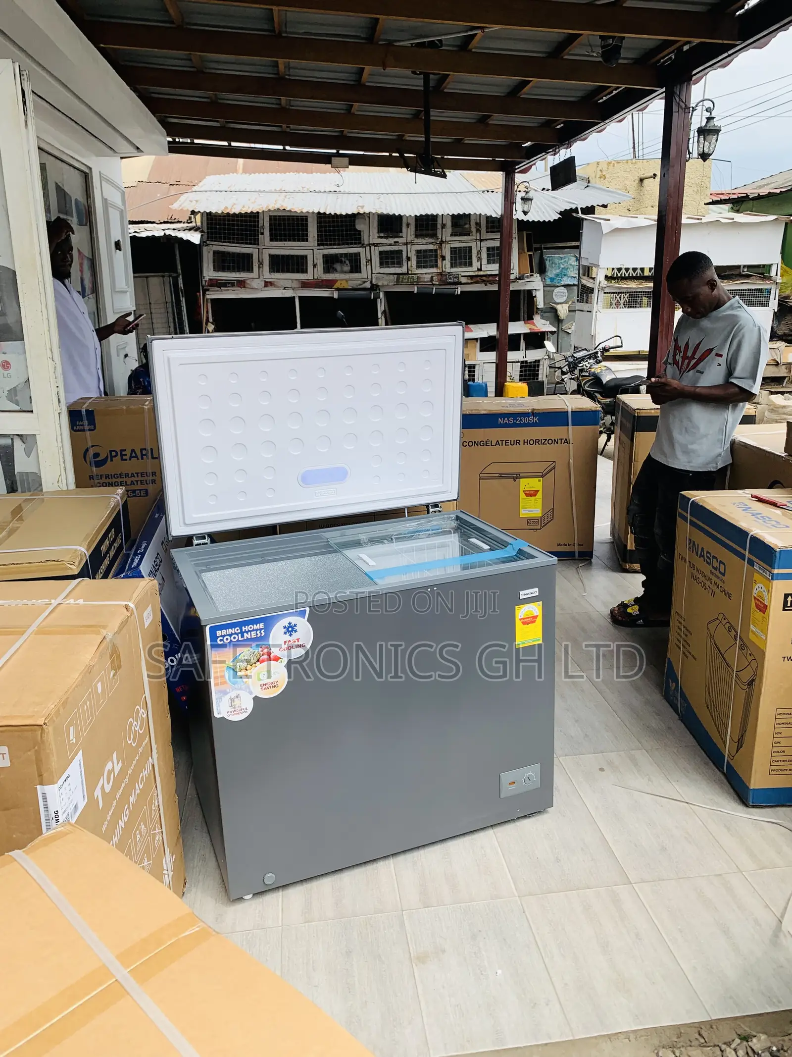 Ultra New Nasco NAS-300FL Single-Door Electric Chest Freezer
