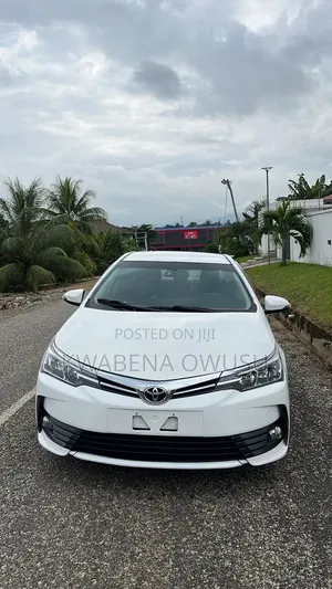 Toyota Corolla Altis 2017 White