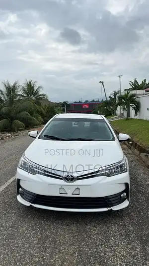 Toyota Corolla Altis 2017 White