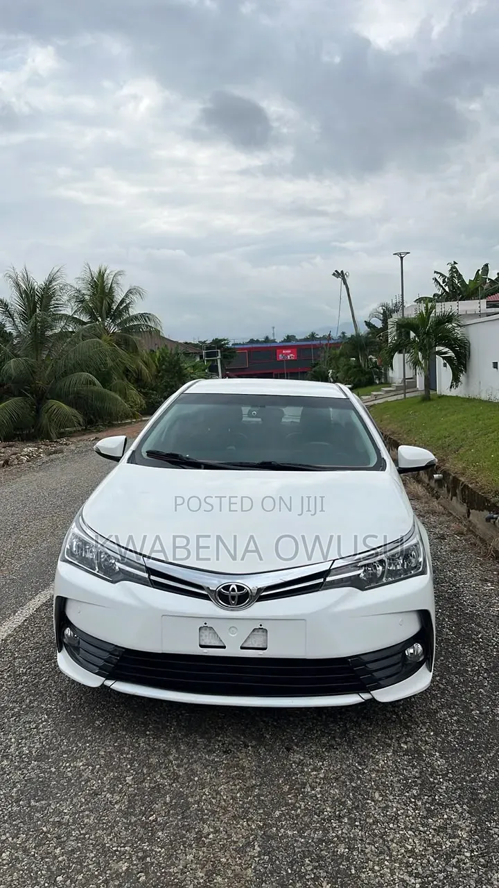 Toyota Corolla Altis 2017 White