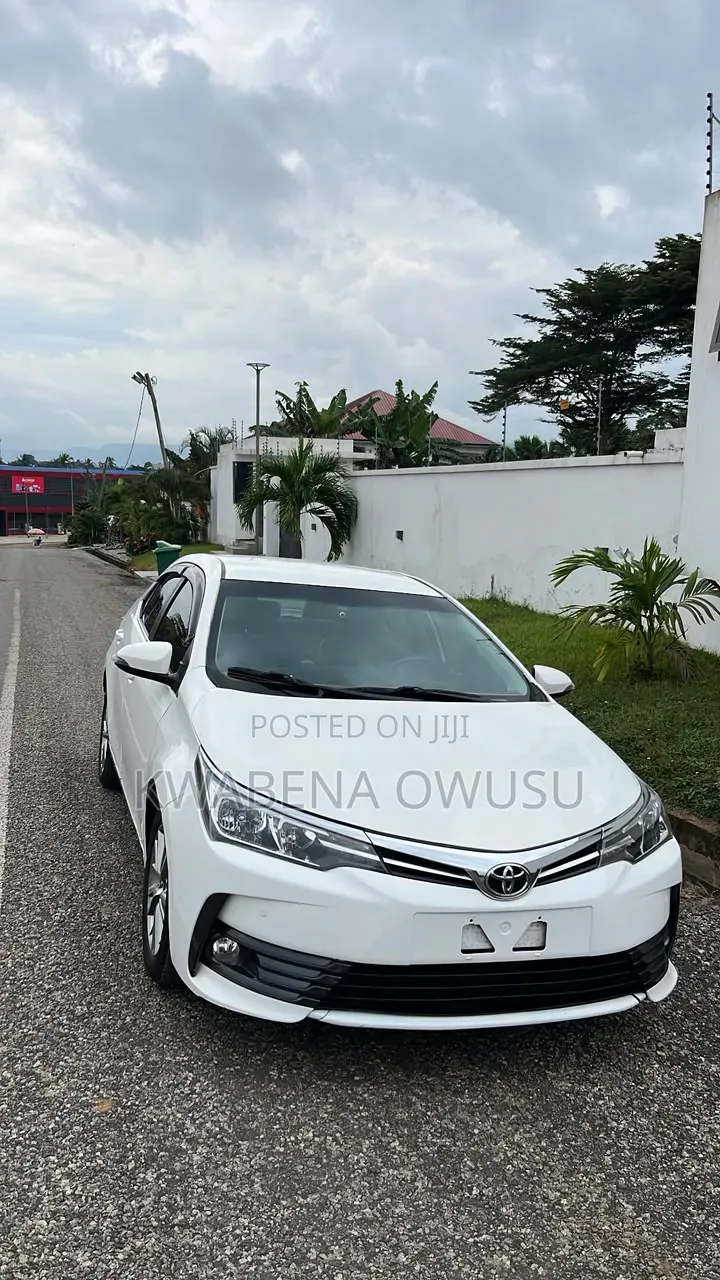 Toyota Corolla Altis 2017 White