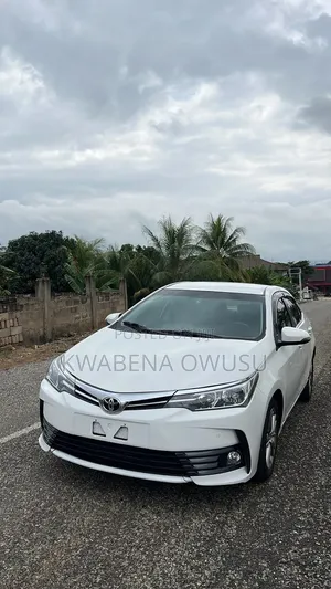 Toyota Corolla Altis 2017 White