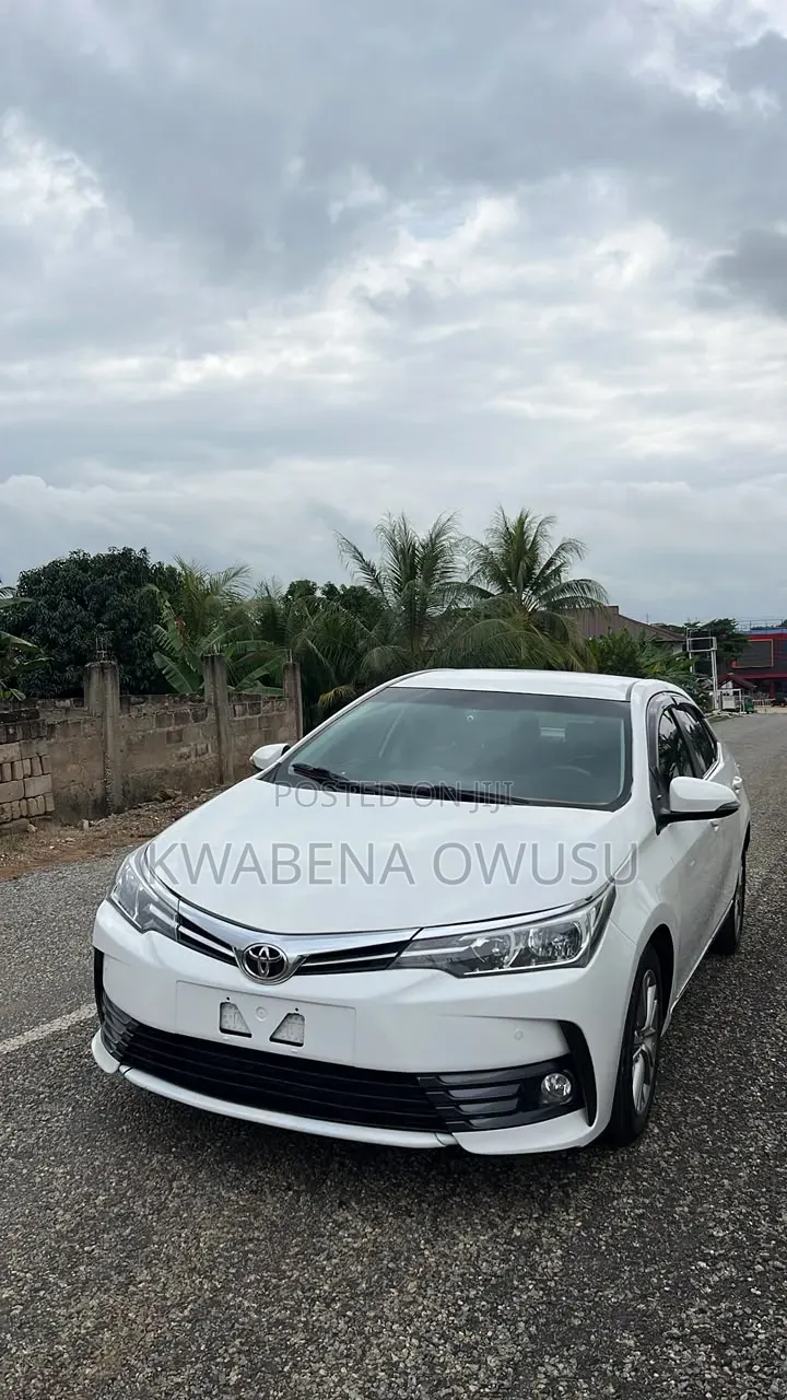 Toyota Corolla Altis 2017 White