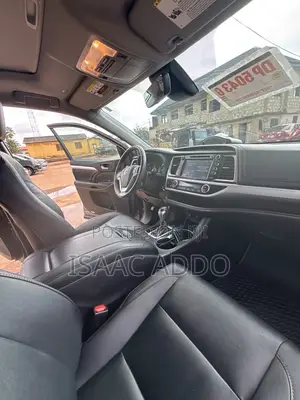 Toyota Highlander XLE 2019 Gray