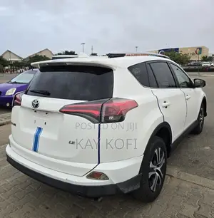 Toyota RAV4 LE AWD (2.5L 4cyl 6A) 2017 White