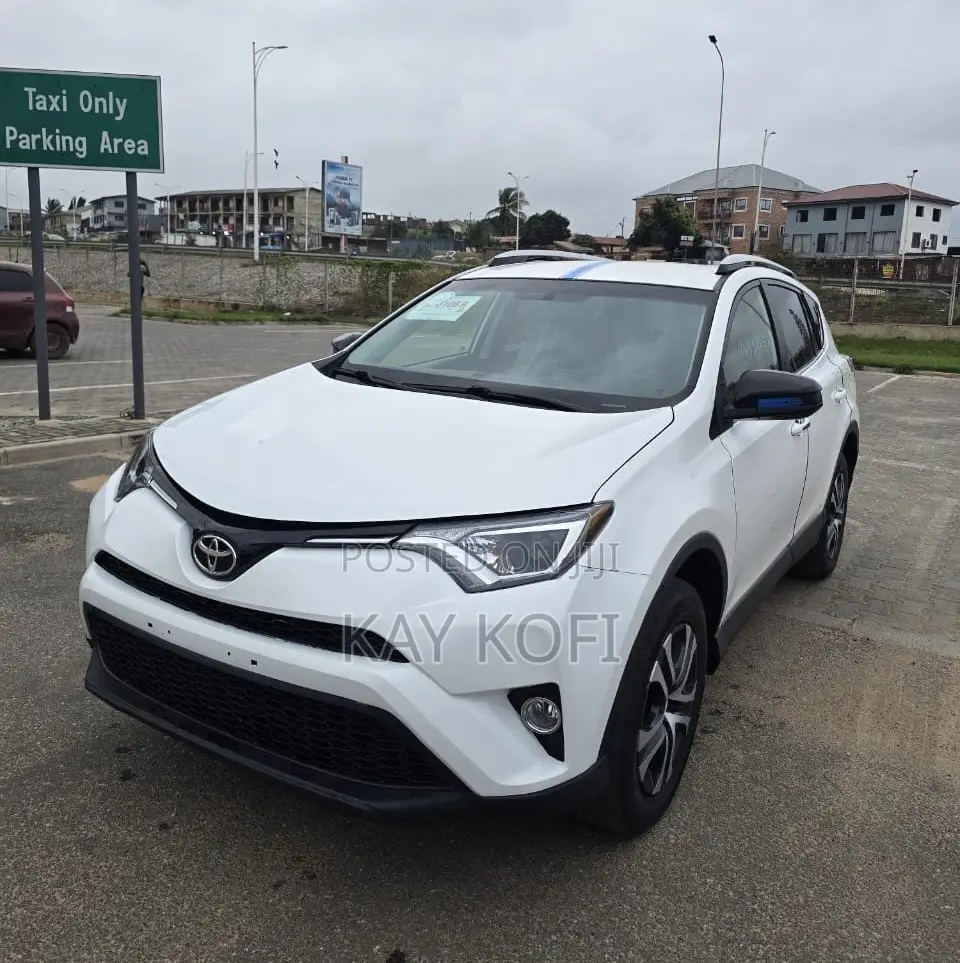 Toyota RAV4 LE AWD (2.5L 4cyl 6A) 2017 White