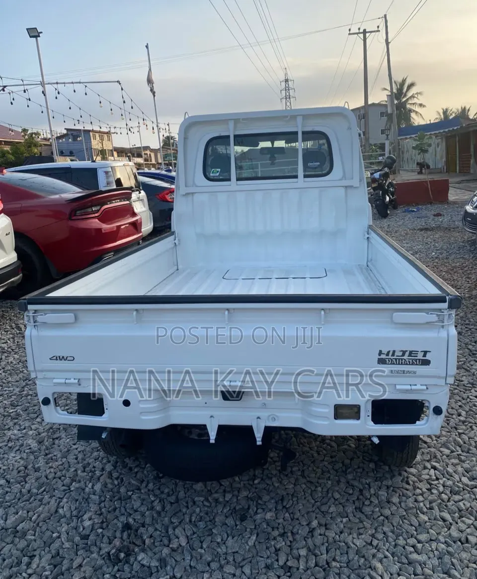 Daihatsu Atrai 2006 White