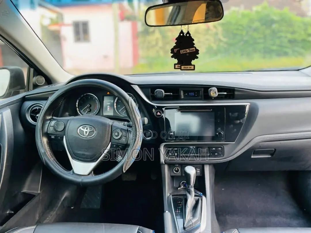 Toyota Corolla XSE (1.8L 4cyl 2A) 2018 Black