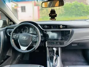 Toyota Corolla XSE (1.8L 4cyl 2A) 2018 Black
