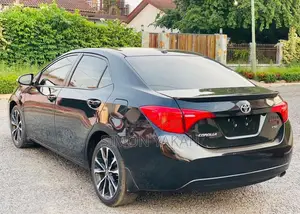 Toyota Corolla XSE (1.8L 4cyl 2A) 2018 Black