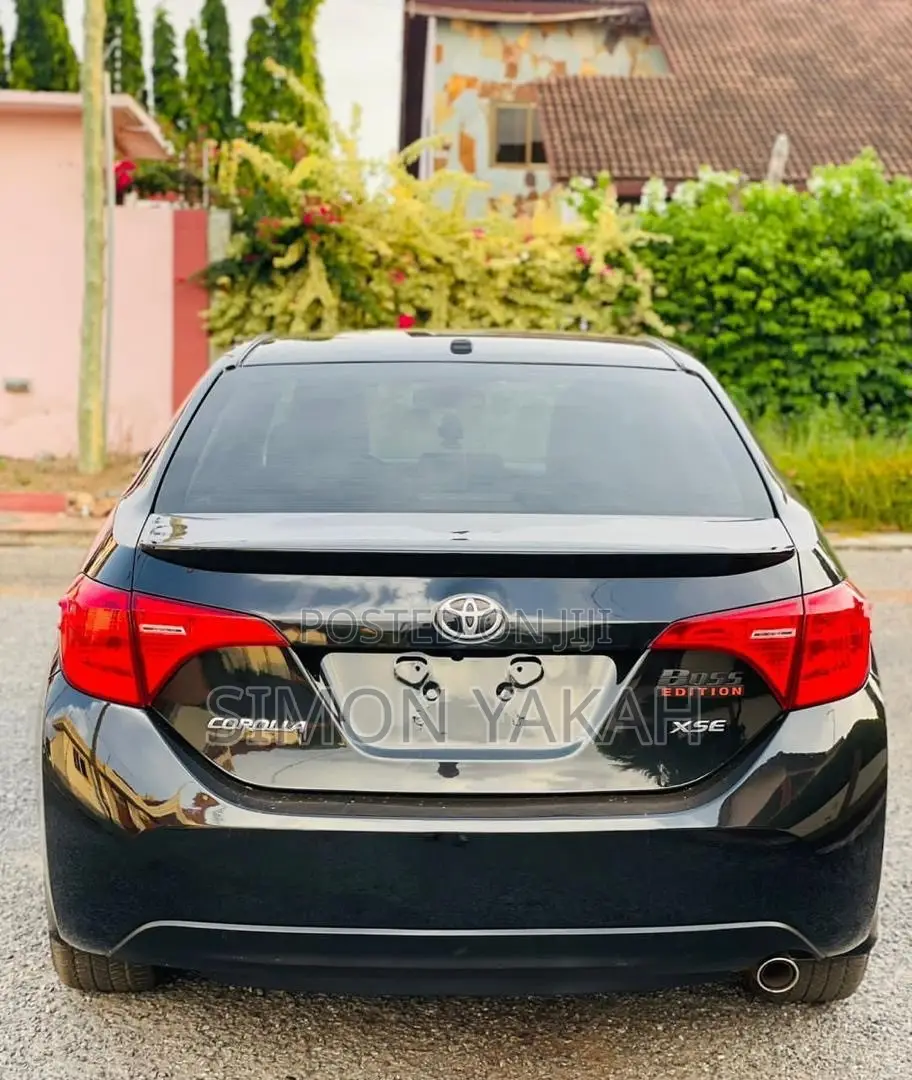 Toyota Corolla XSE (1.8L 4cyl 2A) 2018 Black