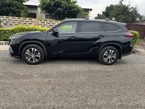 Toyota Highlander 2022 Black