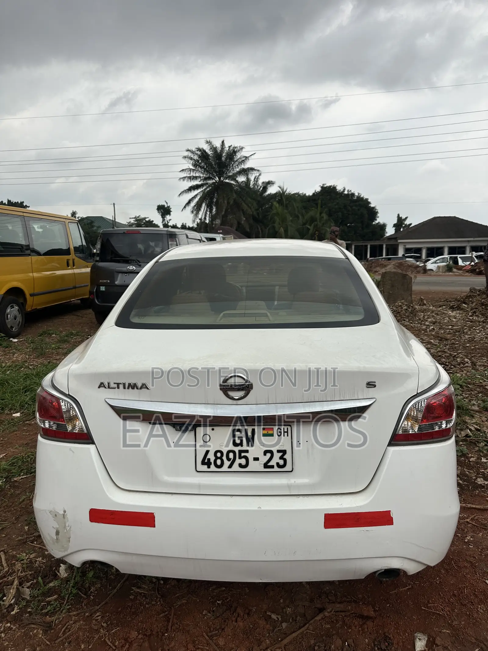 Nissan Altima 2015 White