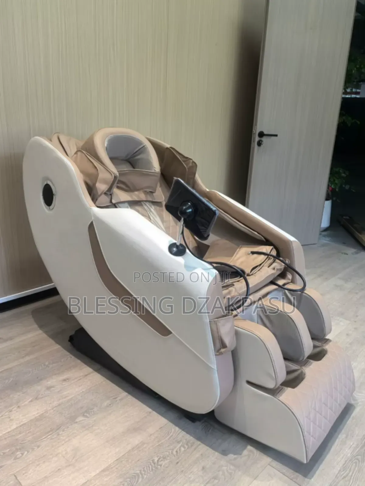 Massaging Chair