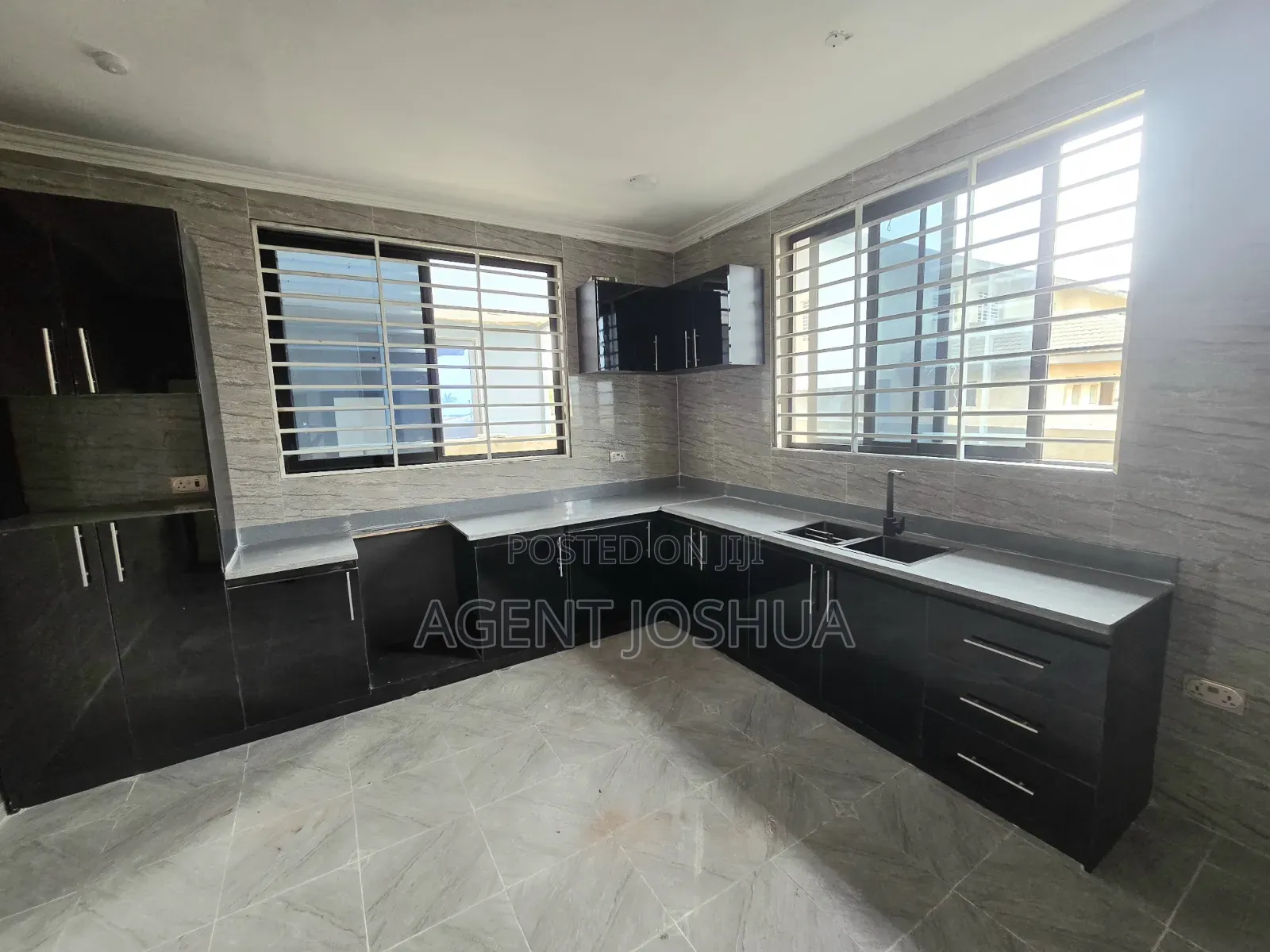 5bdrm House in Manet Junction, Spintex for sale