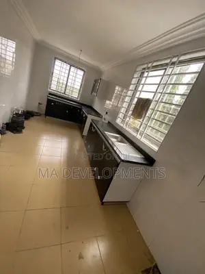 500 SQ Meter Warehouse With 2 Bedroom Apartments for Rent Achimota