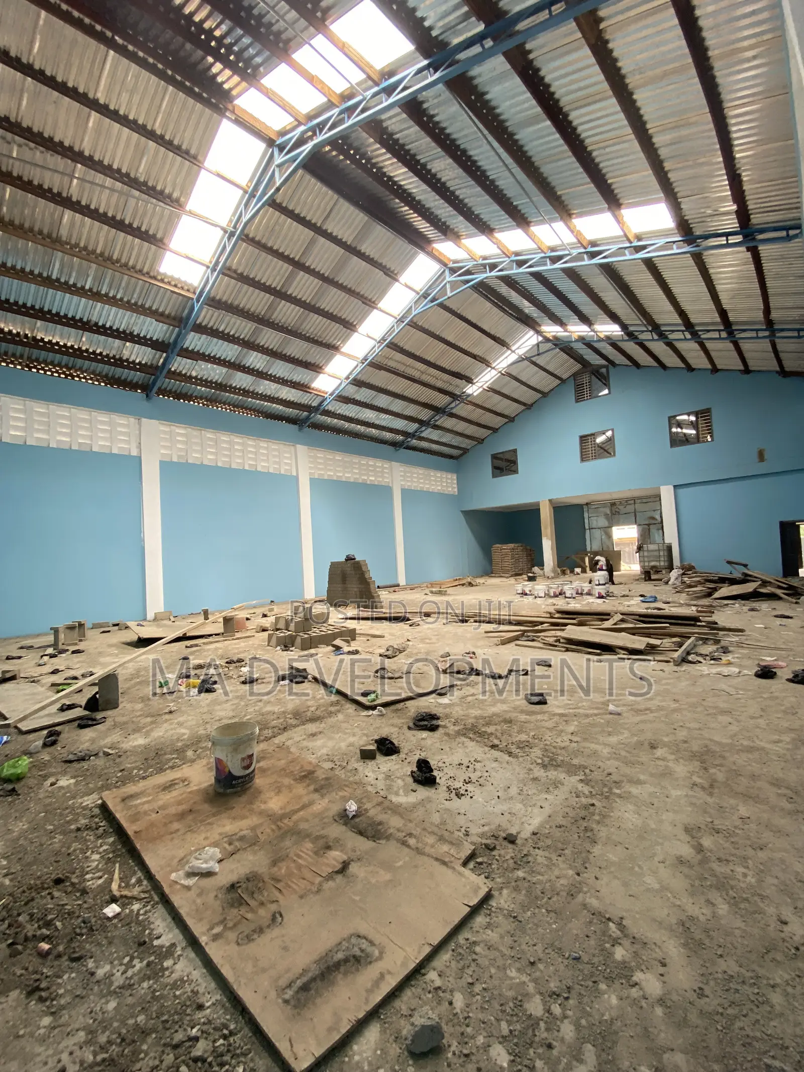 500 SQ Meter Warehouse With 2 Bedroom Apartments for Rent Achimota