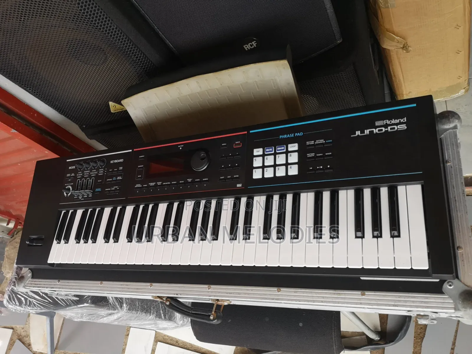 Roland JUNO-DS61