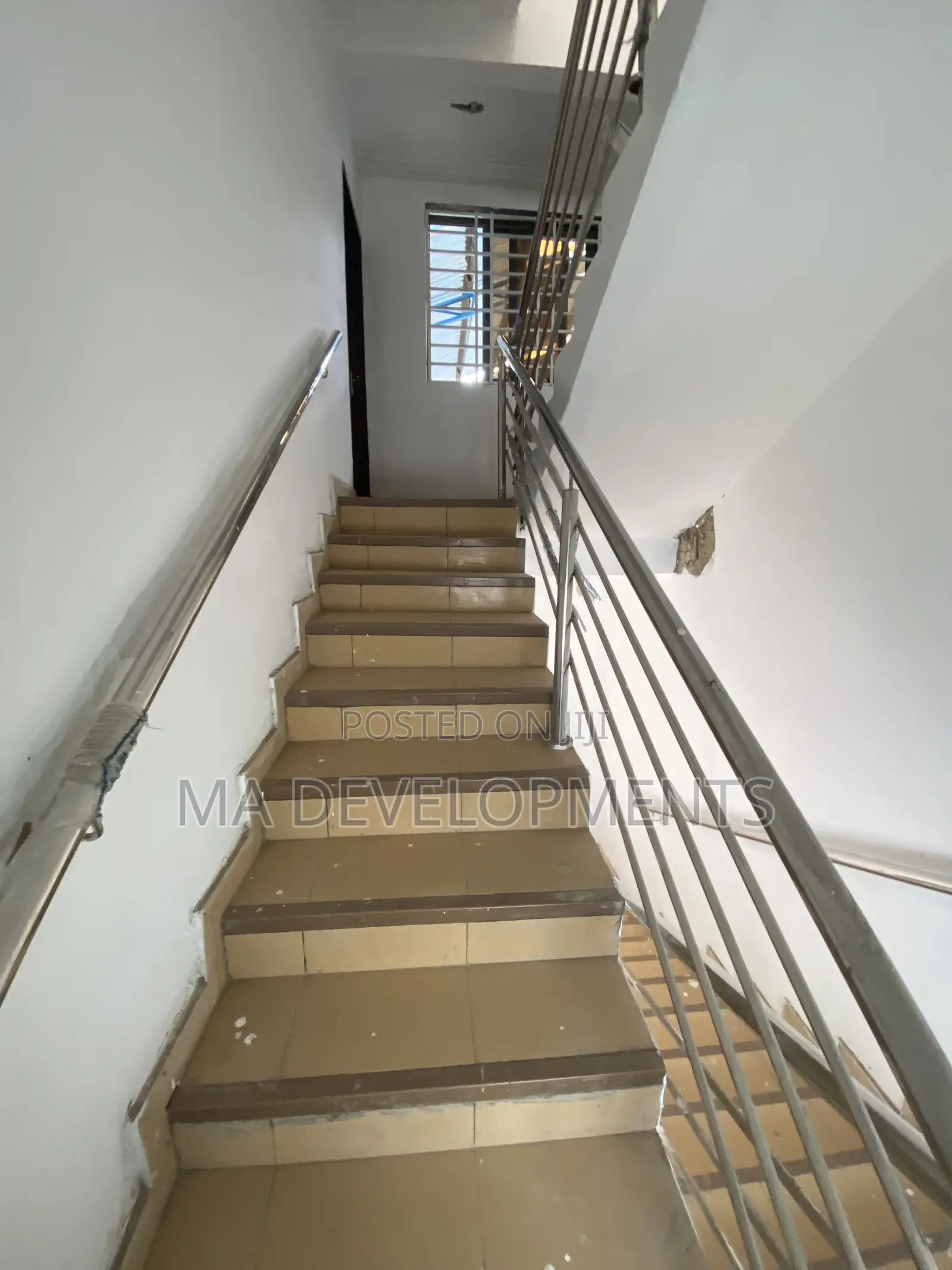 500 SQ Meter Warehouse With 2 Bedroom Apartments for Rent Achimota