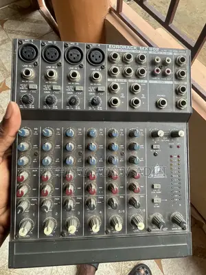 Behringer Phantom Mixer Board