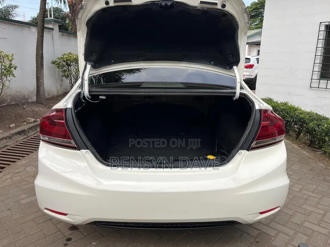 Honda Civic 2013 White