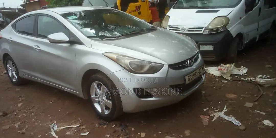Hyundai Elantra GLS Sedan FWD (1.8L 4cyl 6A) 2013 Silver