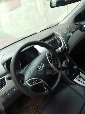 Hyundai Elantra GLS Sedan FWD (1.8L 4cyl 6A) 2013 Silver