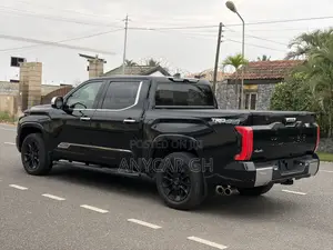 Toyota Tundra 1794 Edition CrewMax 5.5' Bed 2023 Black