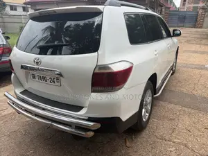 Toyota Highlander Plus 2.7L 2WD 2013 Silver