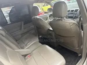Toyota Highlander Plus 2.7L 2WD 2013 Silver