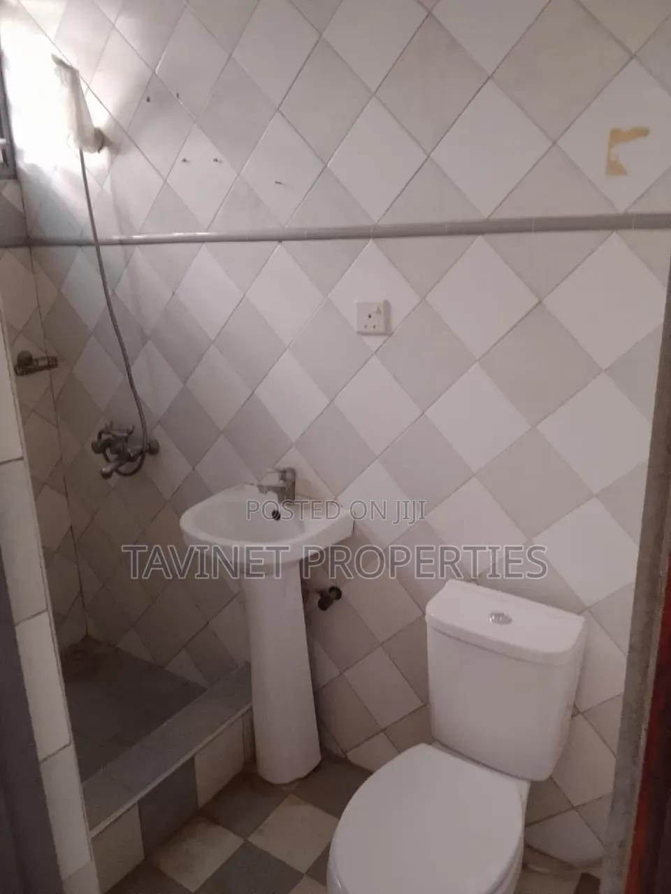 2bdrm Apartment in School Junction for rent