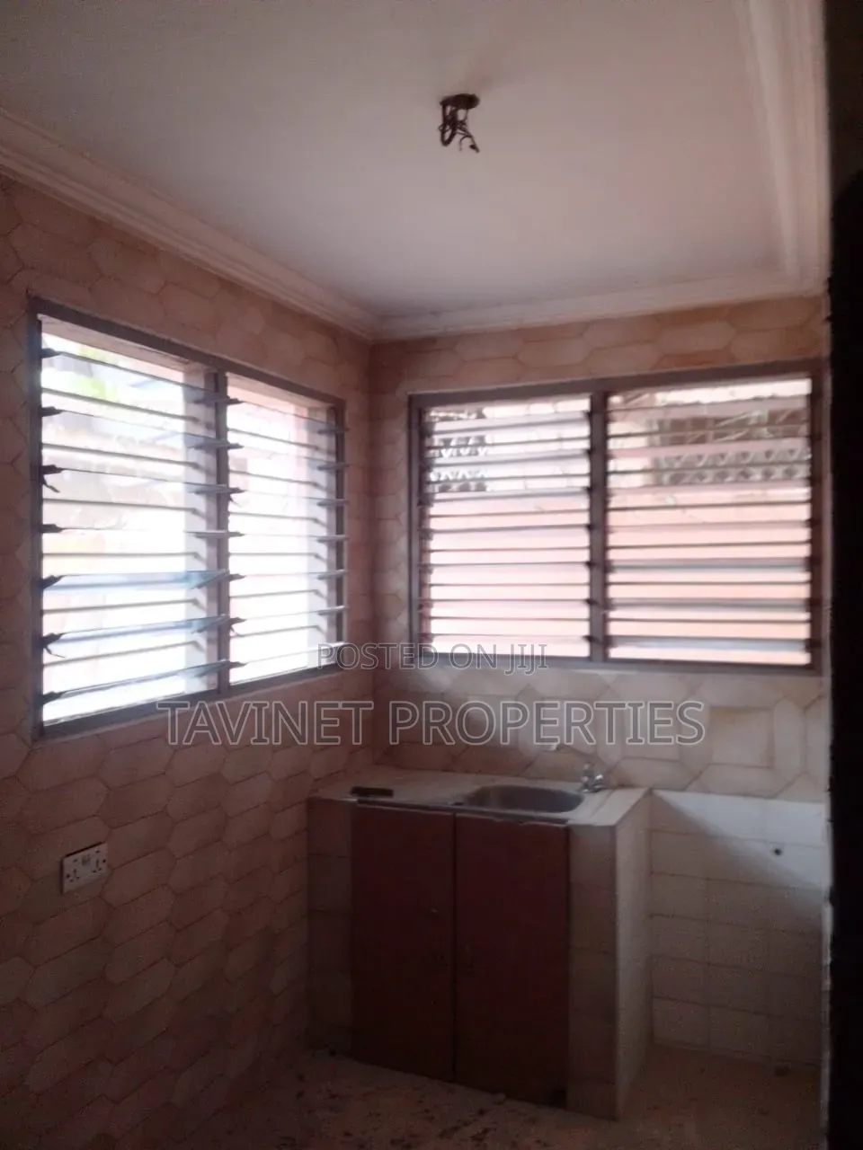 2bdrm Apartment in School Junction for rent