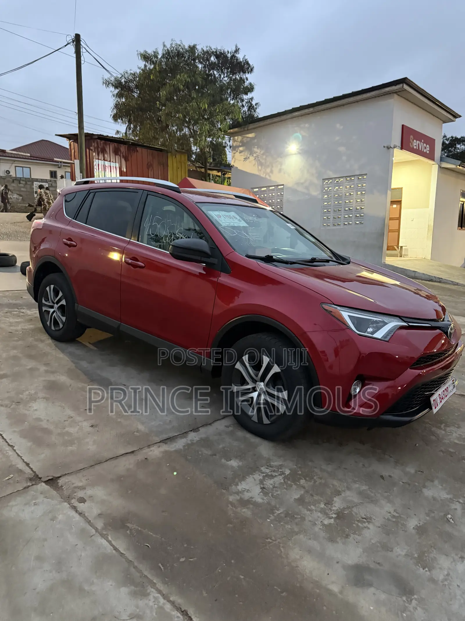 Toyota RAV4 LE AWD (2.5L 4cyl 6A) 2017 Red