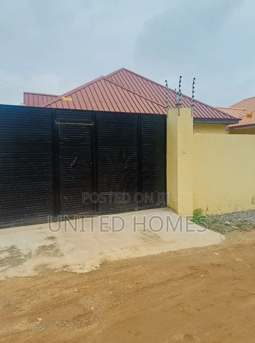 2bdrm House in Achimota for sale