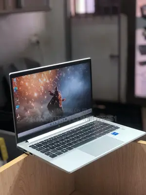 Laptop HP EliteBook 860 G9 16GB Intel Core i5 SSD 256GB
