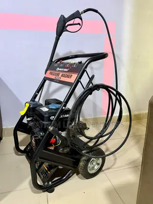 Gasoline Pressure Washer 2,200PSI