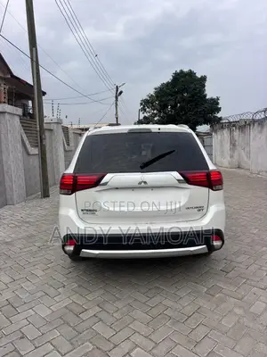 Mitsubishi Outlander 2016 White