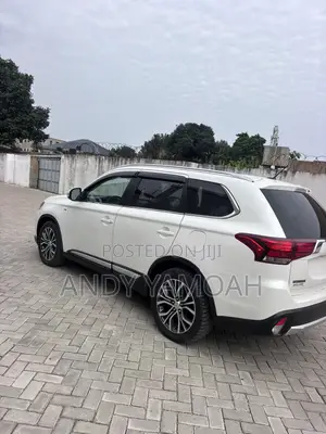 Mitsubishi Outlander 2016 White