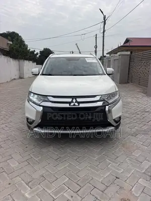 Mitsubishi Outlander 2016 White