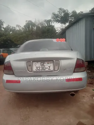 Nissan Sentra 2004 Silver