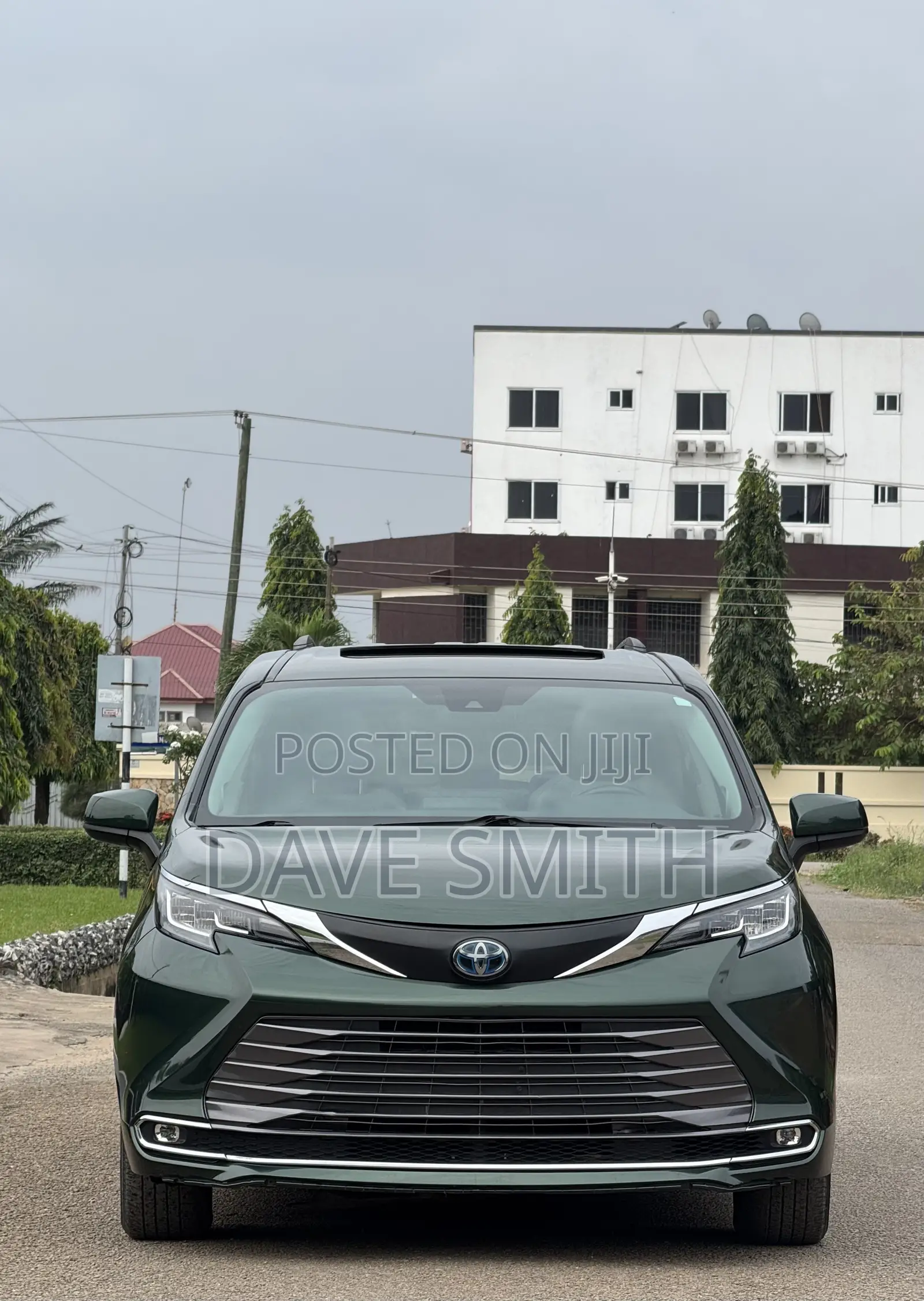 Toyota Sienna XLE 7-Passenger AWD 2021 Green