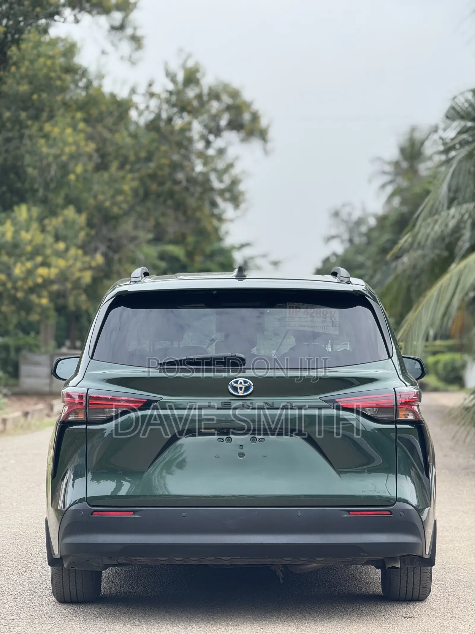 Toyota Sienna XLE 7-Passenger AWD 2021 Green