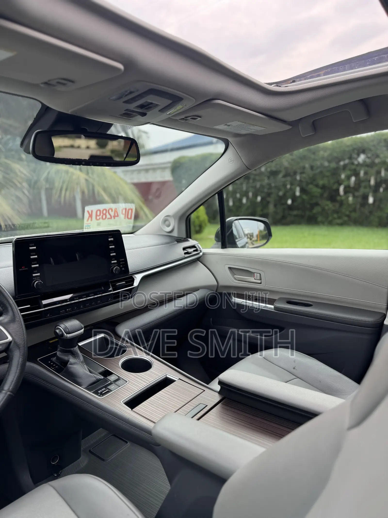 Toyota Sienna XLE 7-Passenger AWD 2021 Green