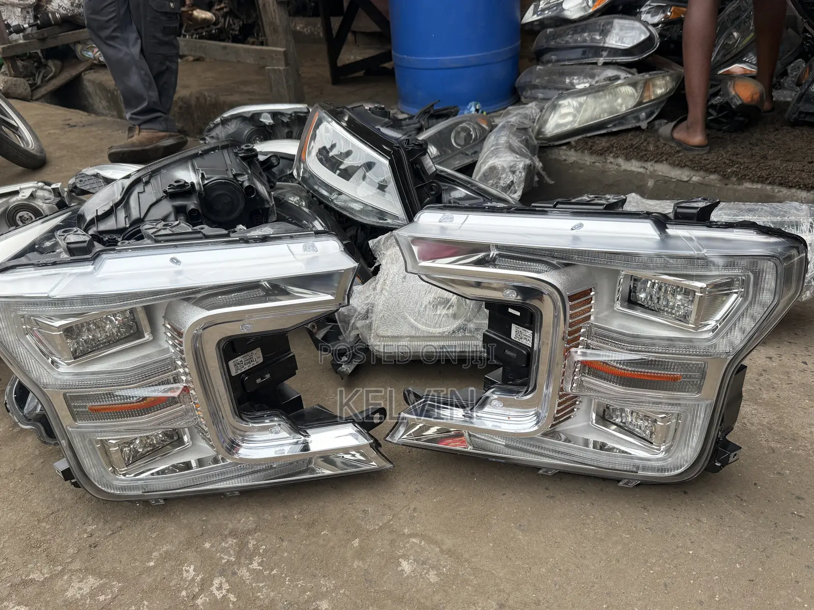 Ford F150 Headlight Pair